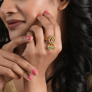 Stone antique gold adjustable finger ring