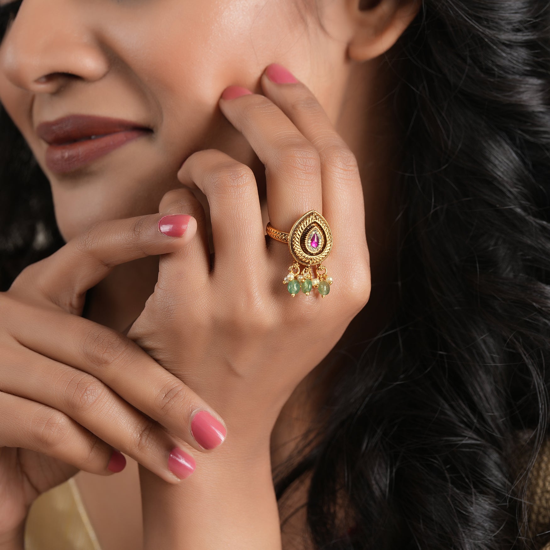 Stone antique gold adjustable finger ring