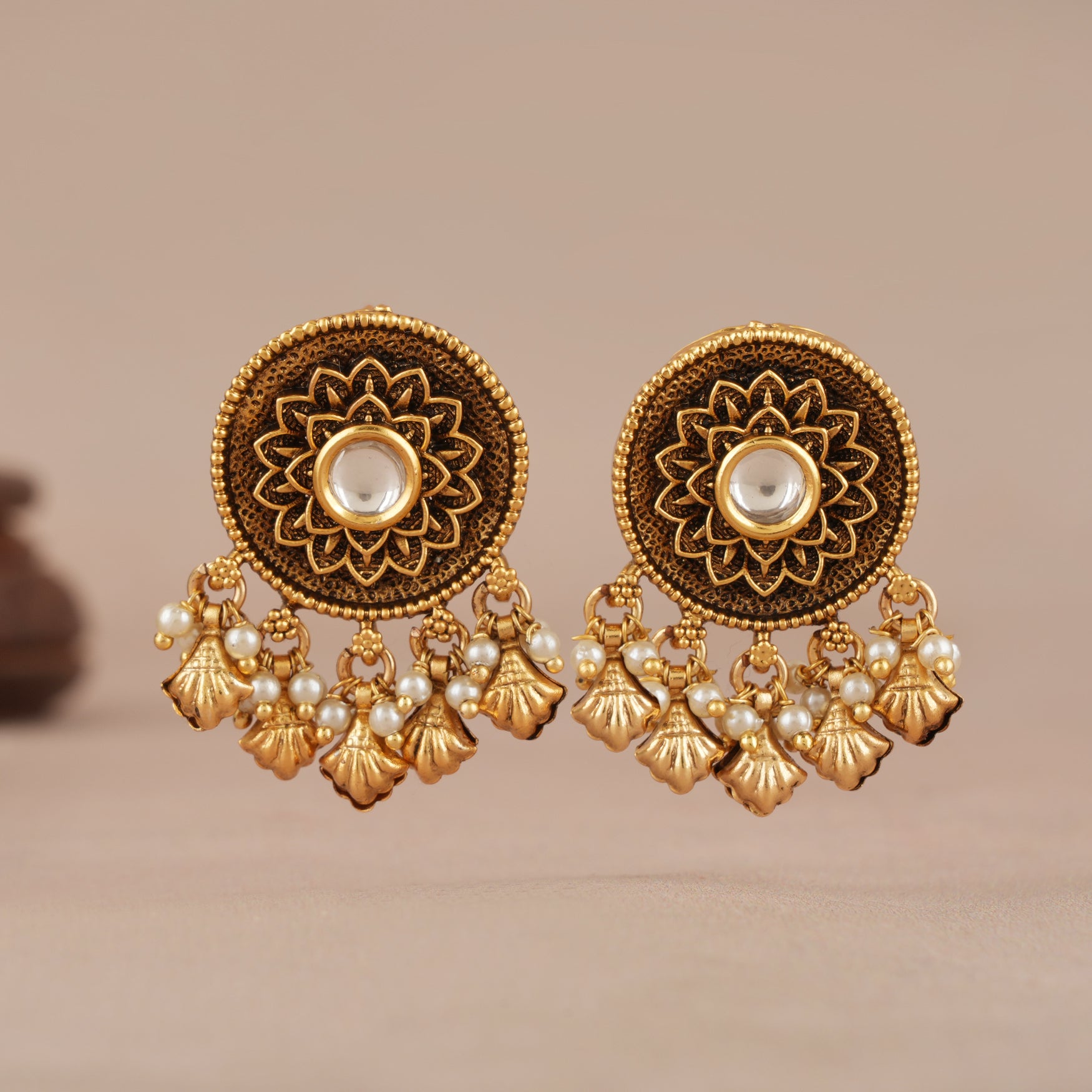 Elegant antique gold kundan pearl drop earring