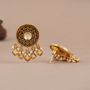 Elegant antique gold kundan pearl drop earring