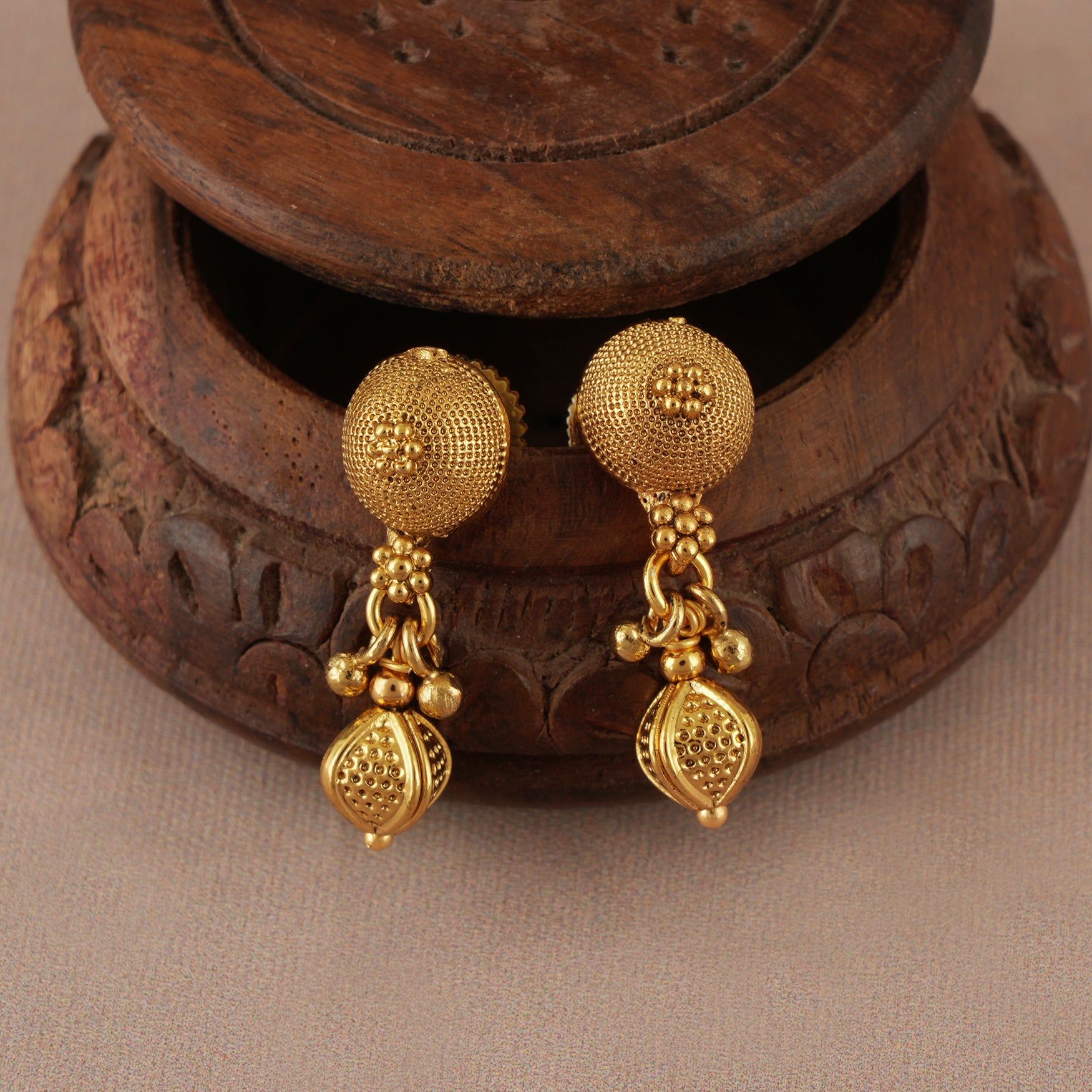 Beautiful plain gold mala necklace set