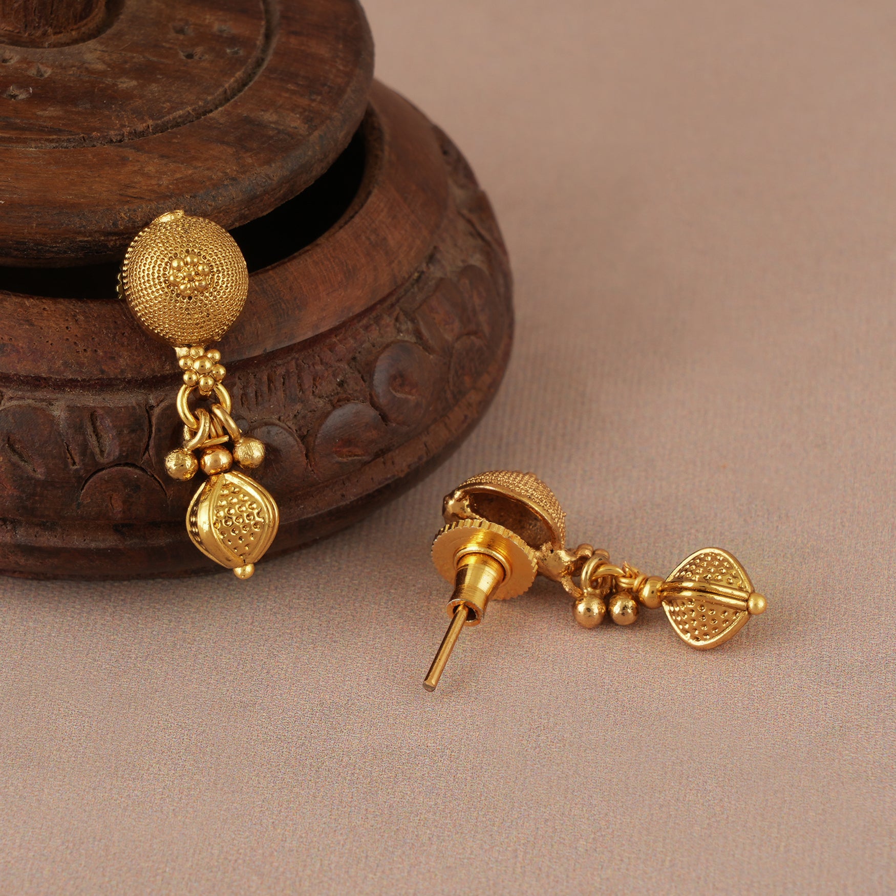 Beautiful plain gold mala necklace set