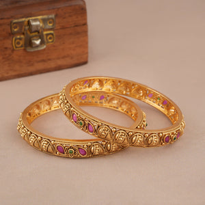 Beautiful paisley antique gold stone bangle set