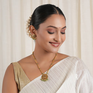 Stunning emerald antique gold pendant set