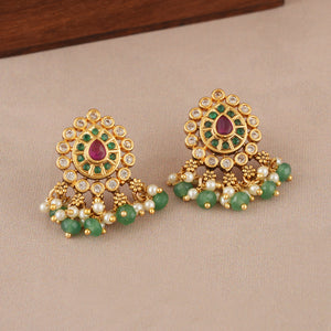 Stunning emerald antique gold pendant set