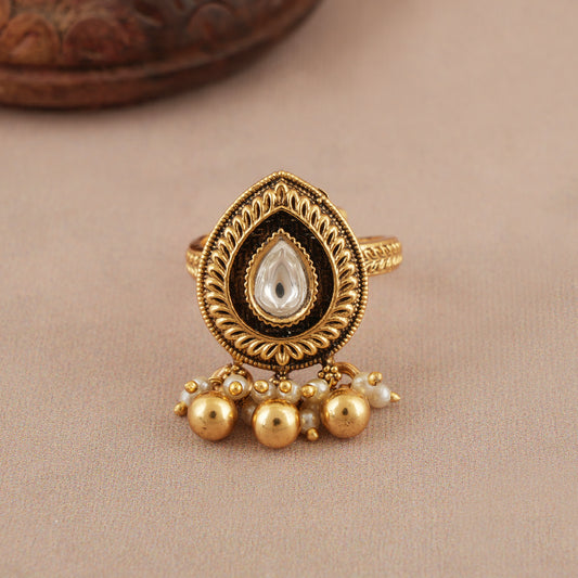 Stunning kundan antique gold finger ring