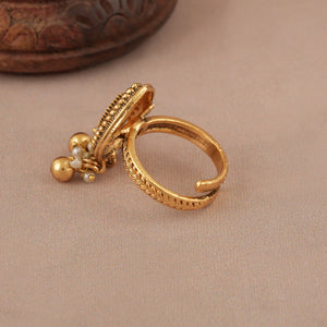 Stunning kundan antique gold finger ring