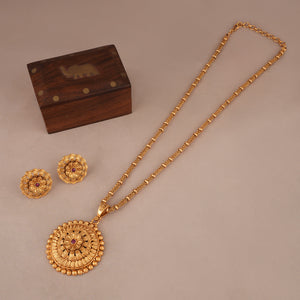 Beautiful floral big size gold pendant set