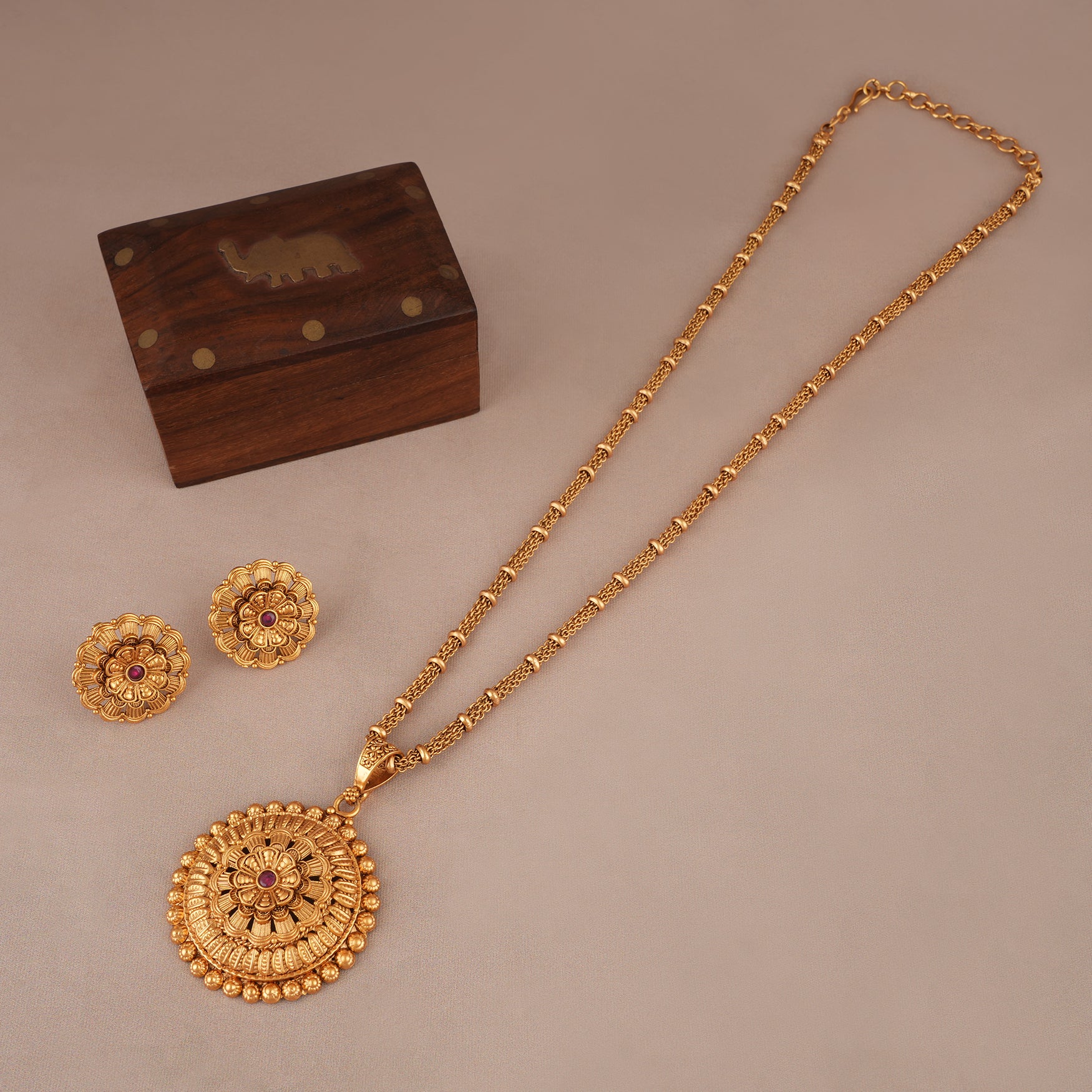 Beautiful floral big size gold pendant set