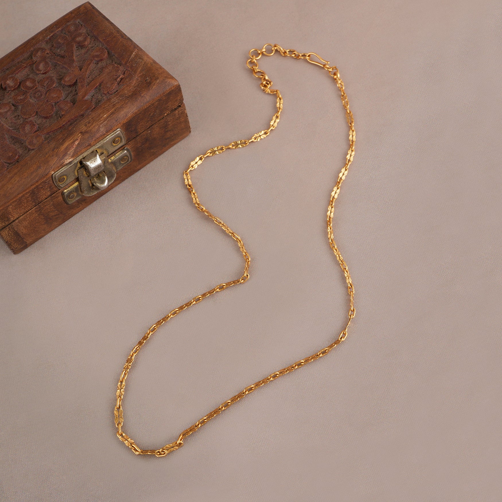 Beautiful sleek gold plated chain
