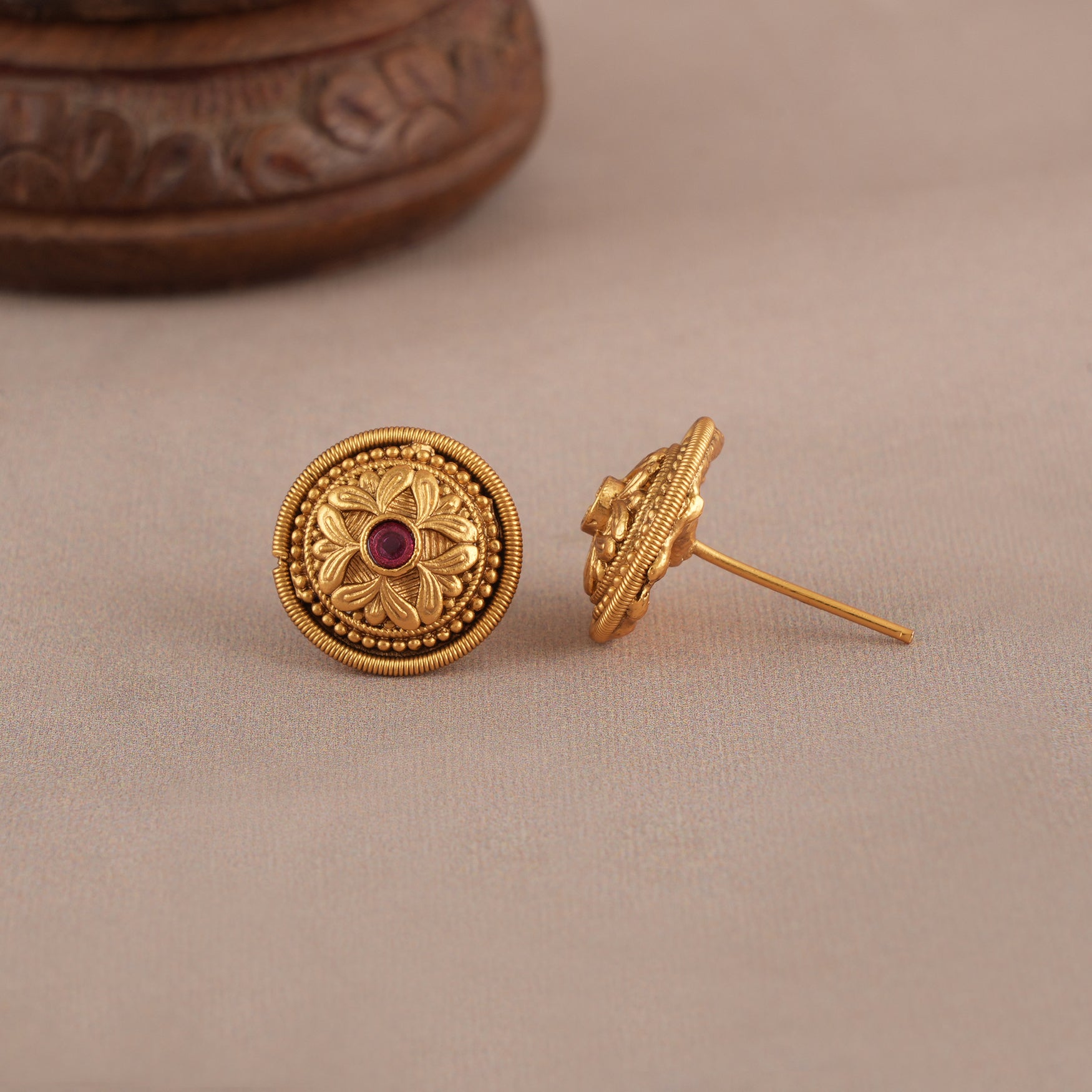 Beautiful gold polish stud earring