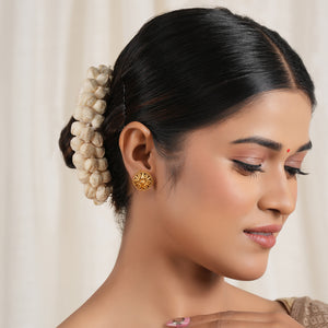 Stunning gold cute stud earring