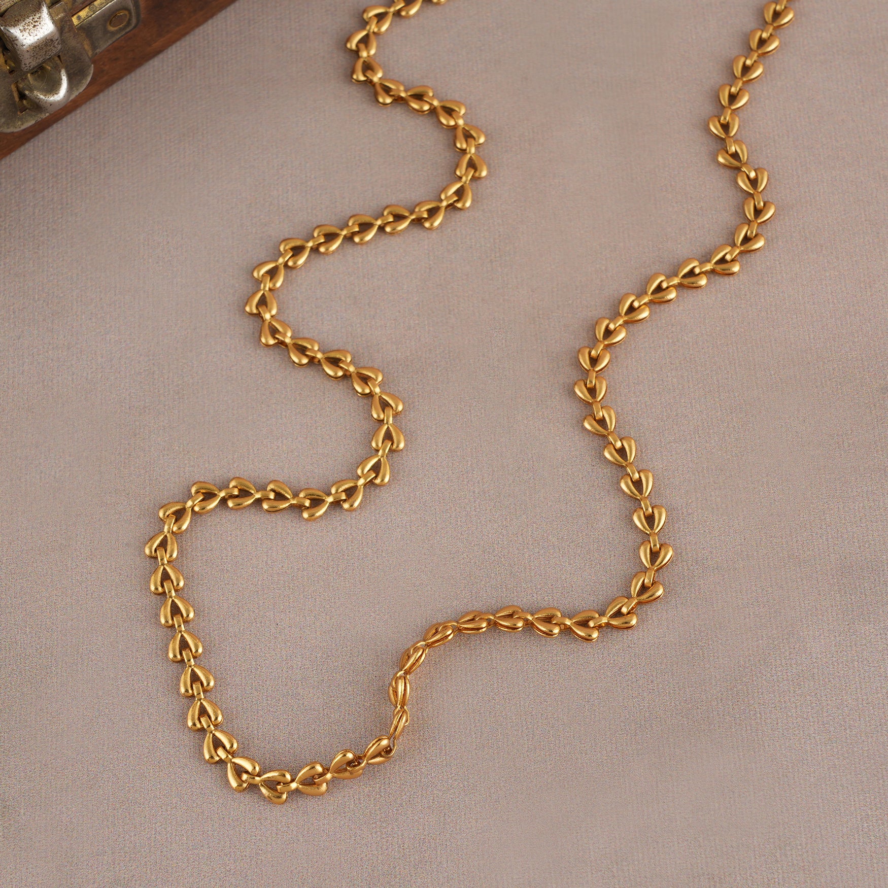 Beautiful plain sleek chain for women