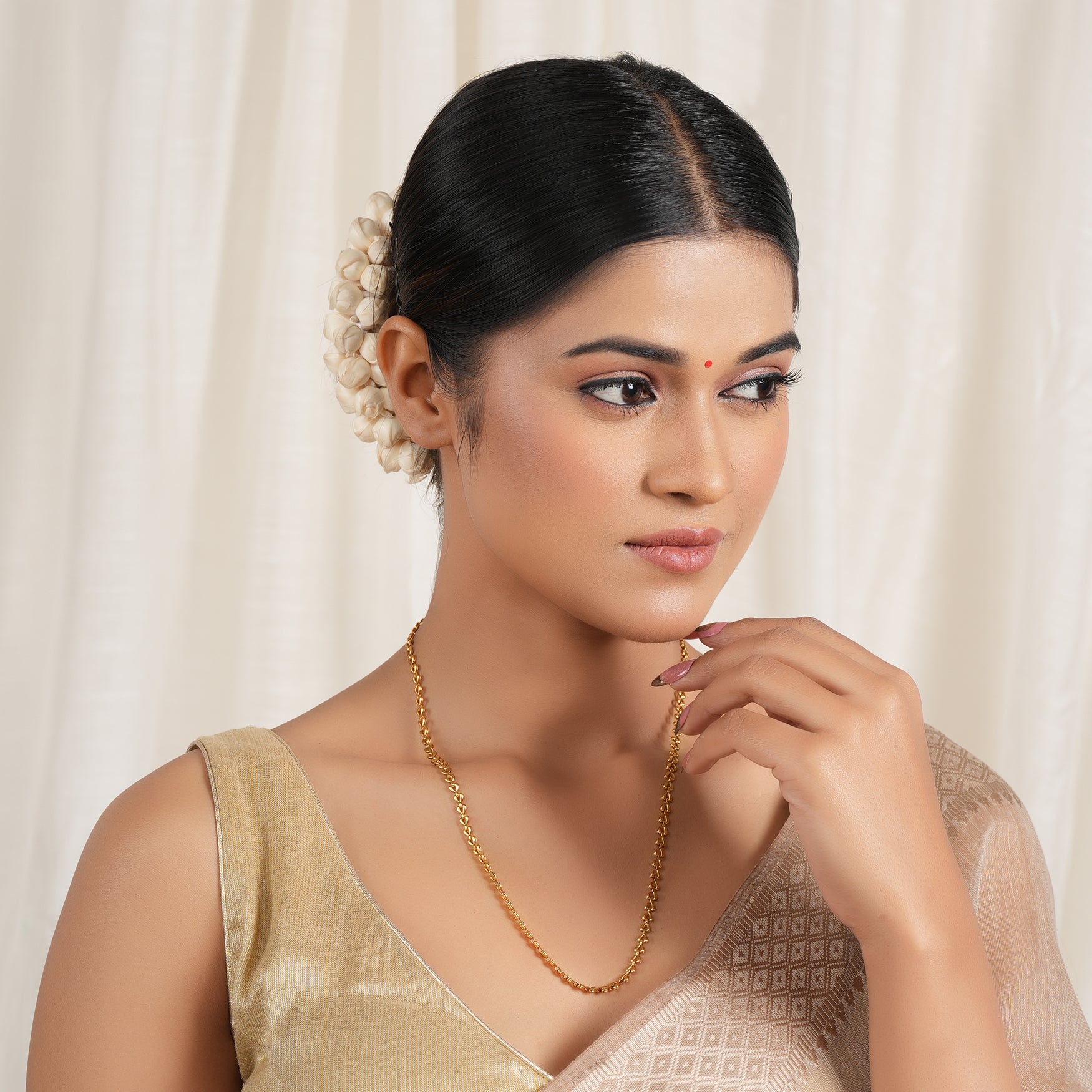 Beautiful plain sleek chain for women