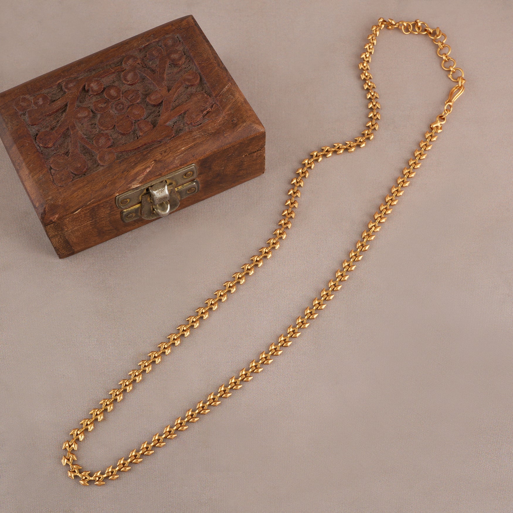 Sleek solid gold plated chain