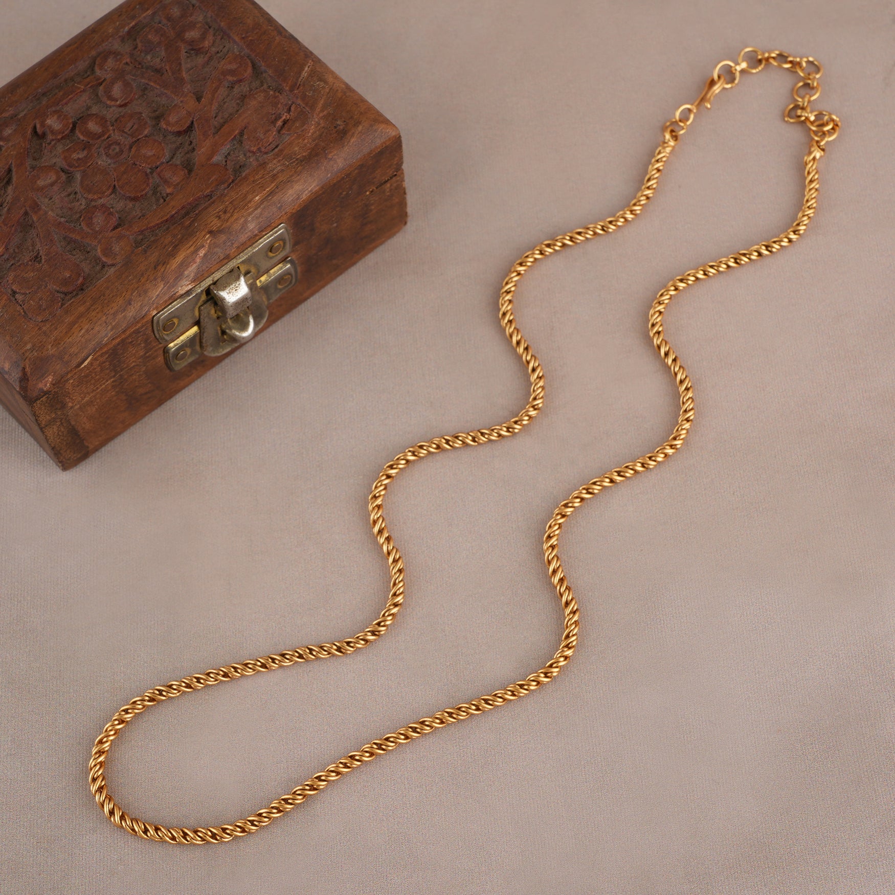 Stunning gold plated spiral chain