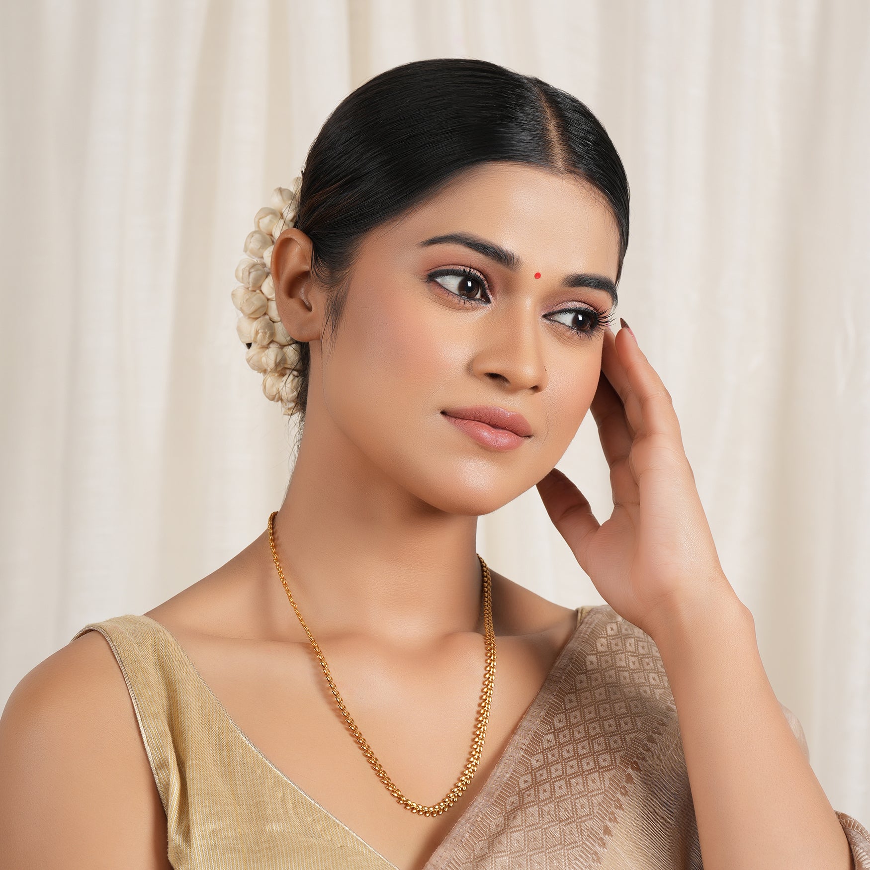Sleek elegant gold plated chain