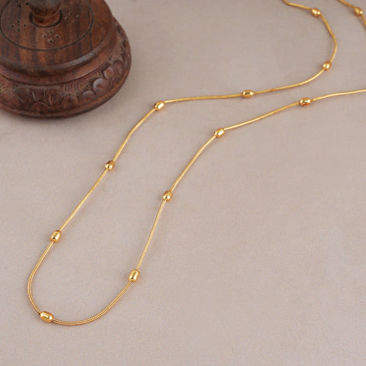 Sleek gold plated solid chain