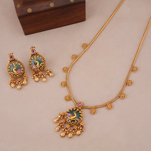 Stunning antique gold stone pendant set