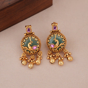 Stunning antique gold stone pendant set