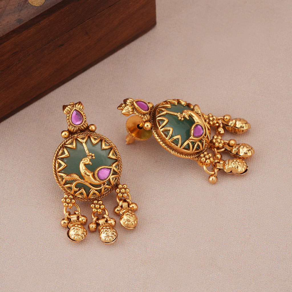 Stunning antique gold stone pendant set