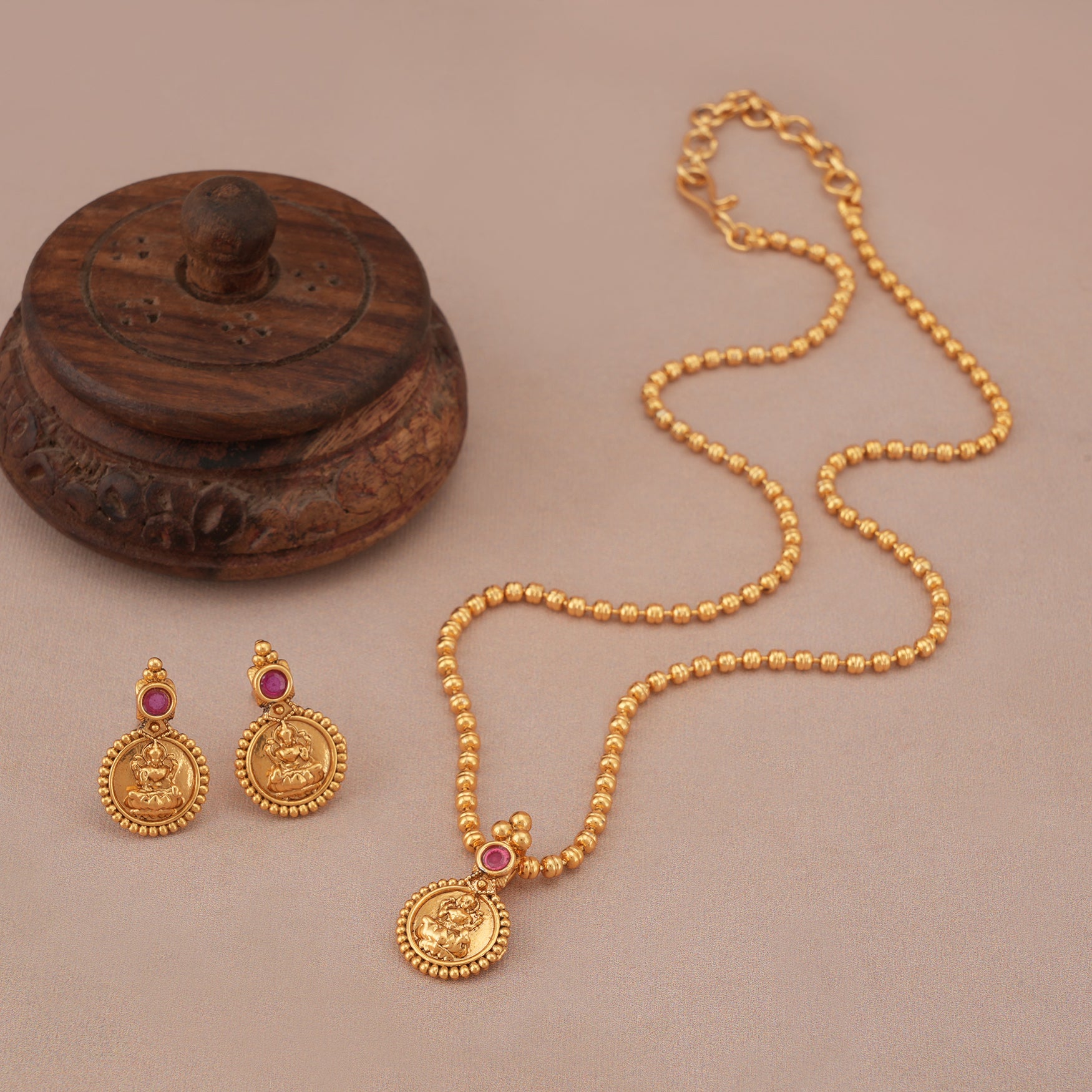 Cute maa lakshmi pendant set I Temple Jewellery