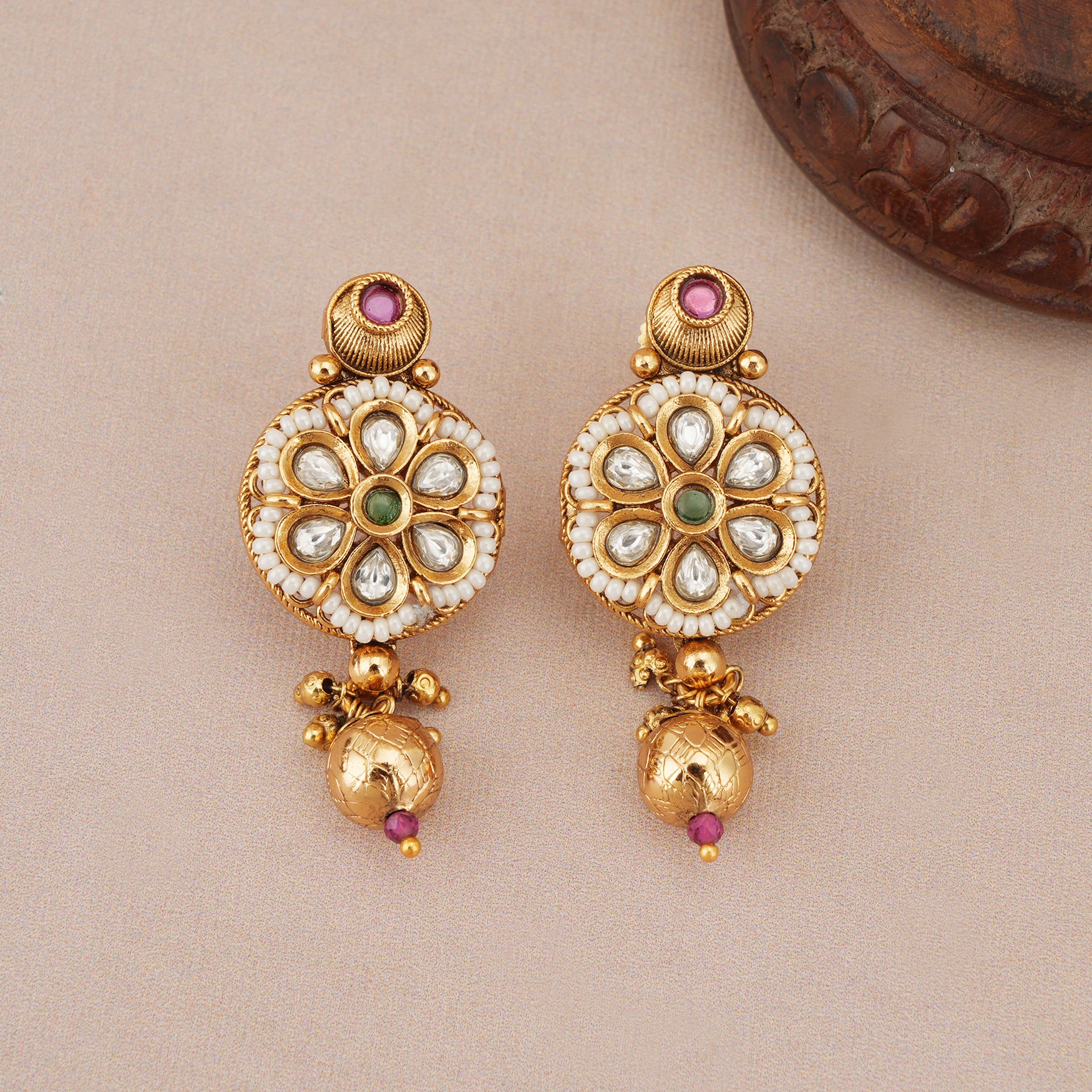 Amazing antique gold kundan necklace set