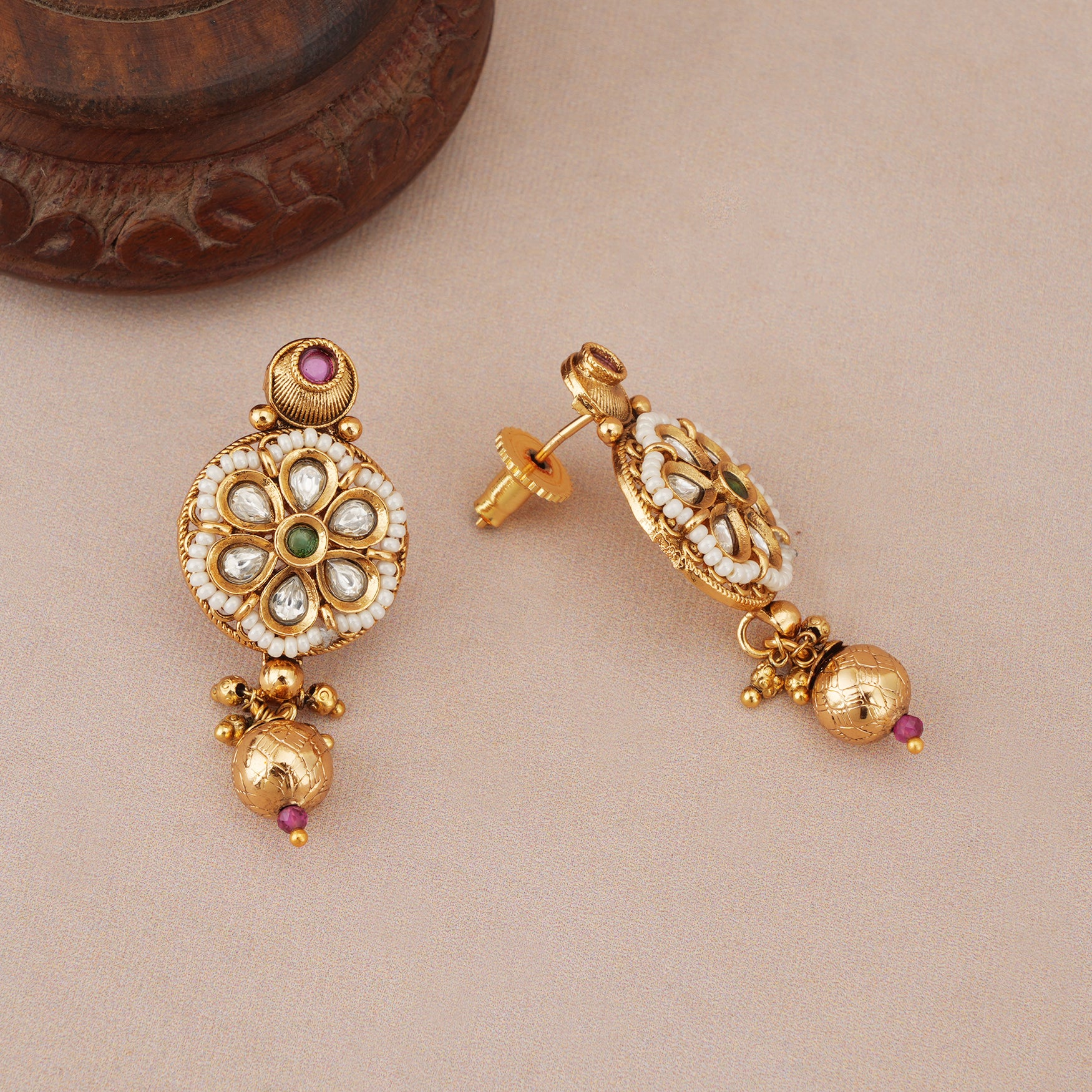 Amazing antique gold kundan necklace set