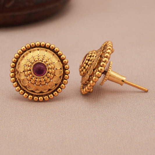 Antique gold round ruby stud