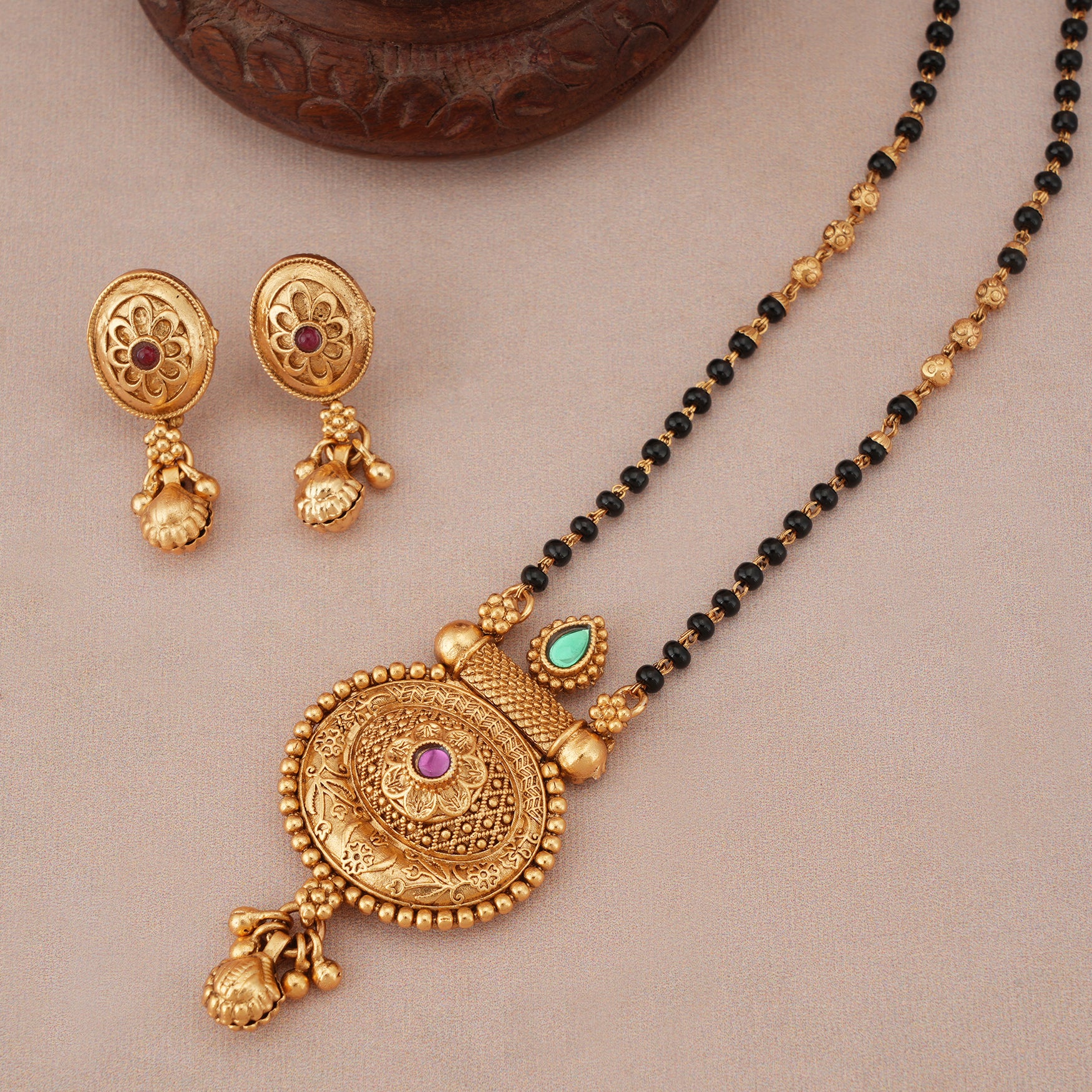 Antique gold stone ruby mangalstura set