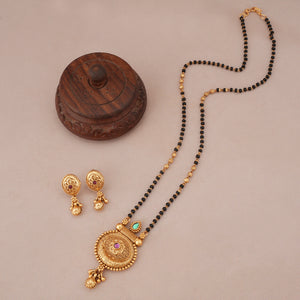 Antique gold stone ruby mangalstura set