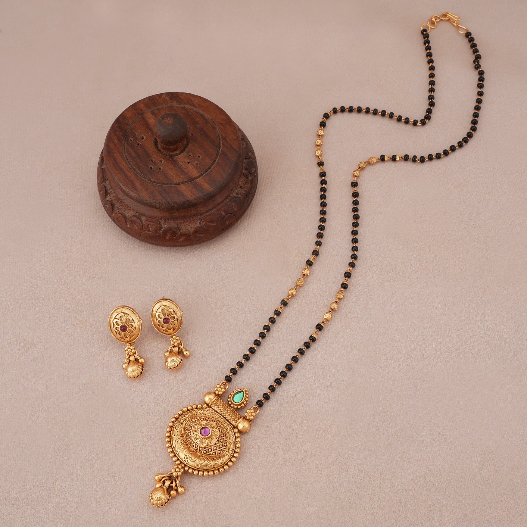 Antique gold stone ruby mangalstura set