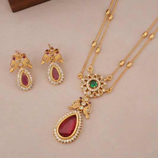 Beautiful long gold plated stone pendant set