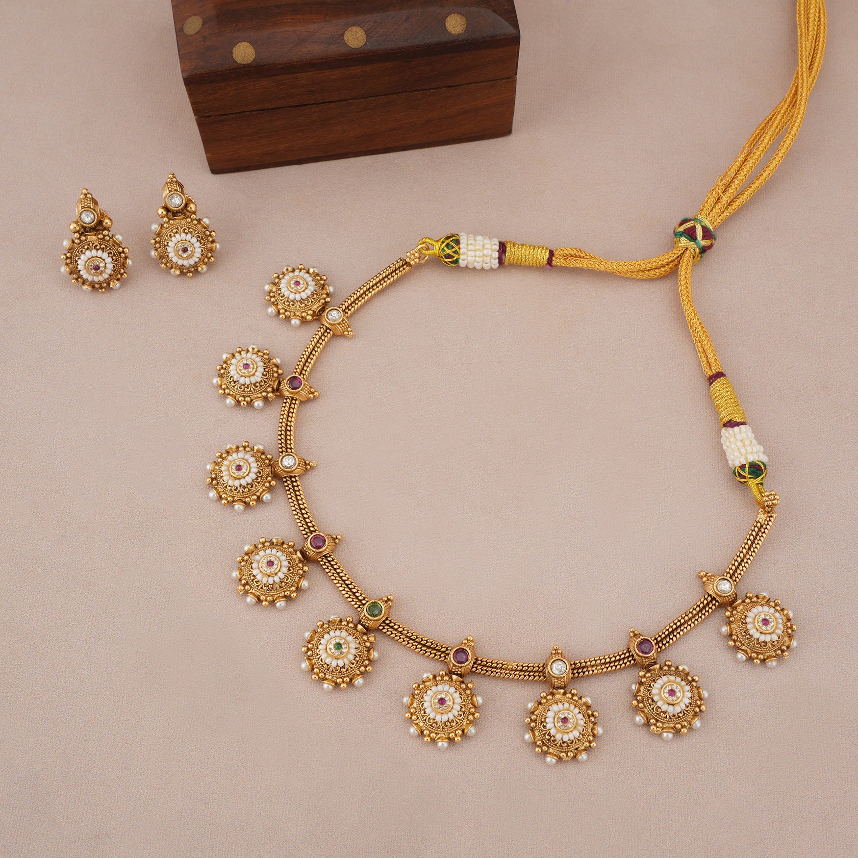 Stunning antique gold pearl necklace set
