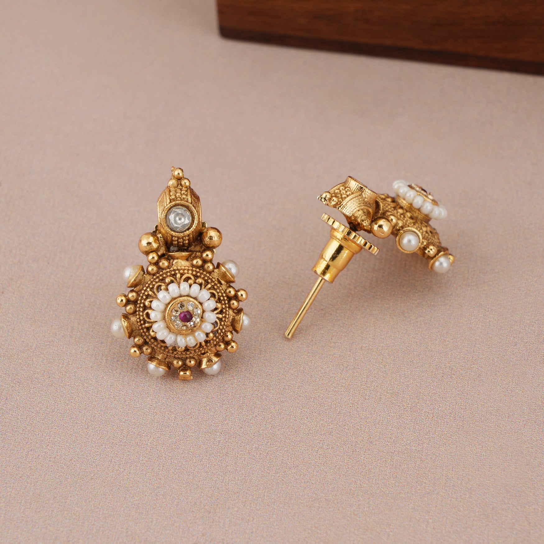 Stunning antique gold pearl necklace set