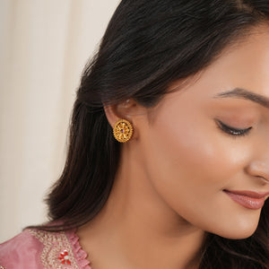 Antique gold floral stone stud earring