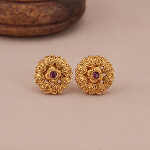 Beautiful intricate antique gold pendant set