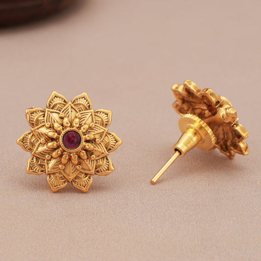 Cute antique gold star stud earring