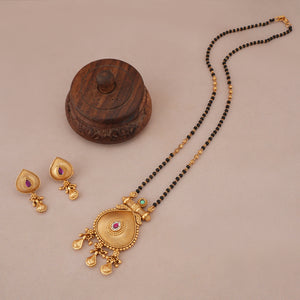 Plain antique gold stone mangalsutra set