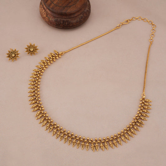 Plain antique  intricate gold  necklace set