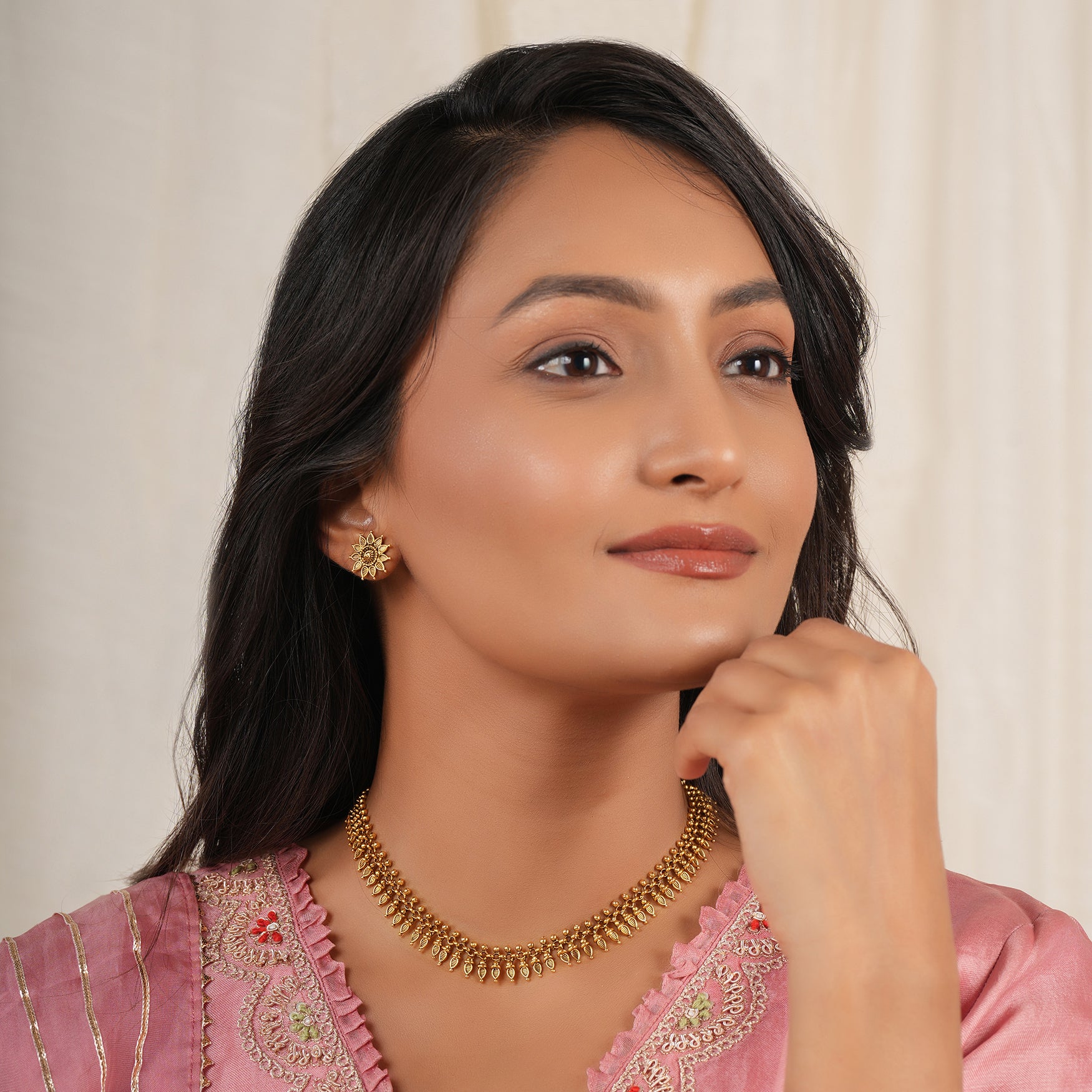 Plain antique  intricate gold  necklace set