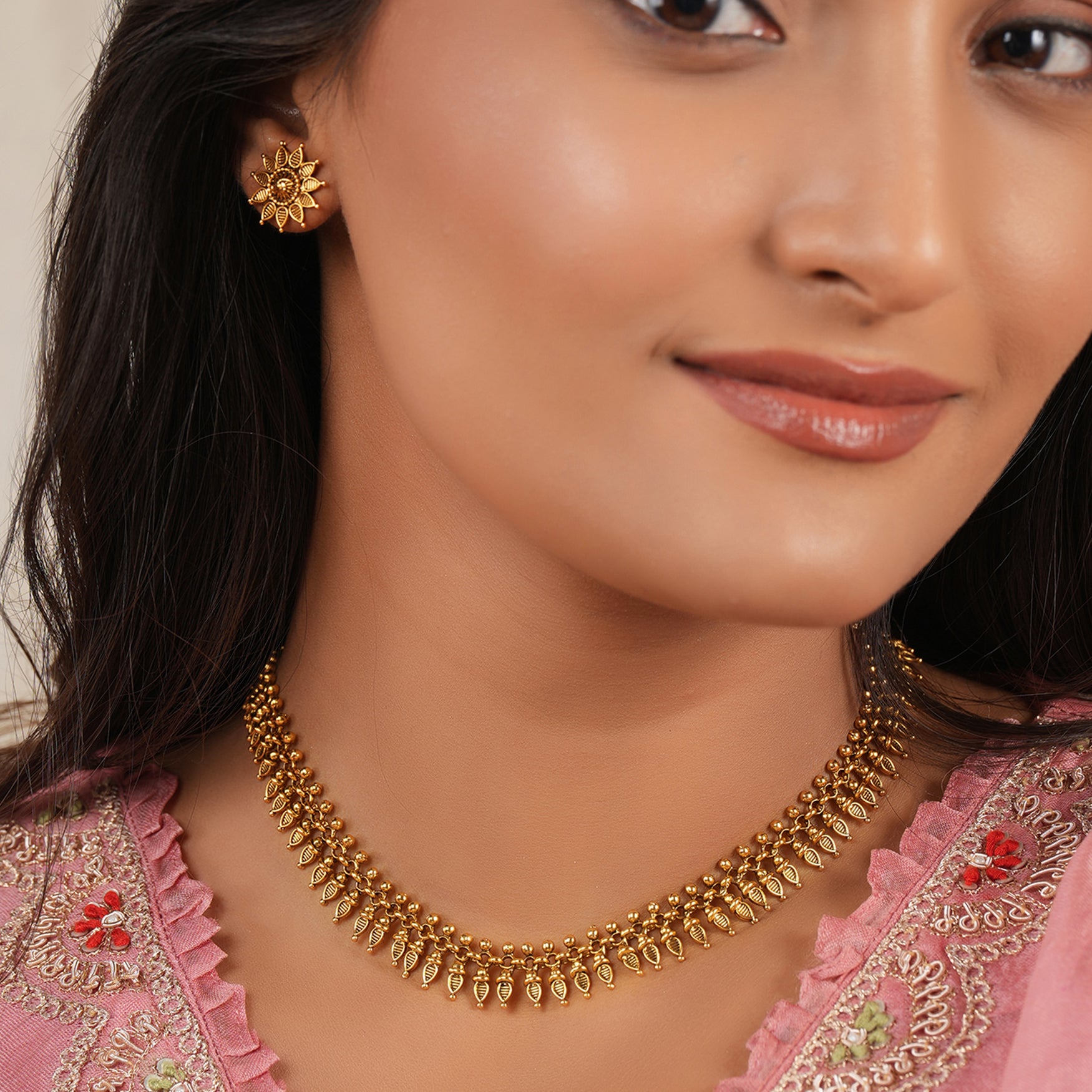 Plain antique  intricate gold  necklace set
