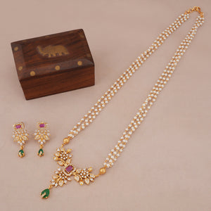 Stunning long pearl dimaond pendant set