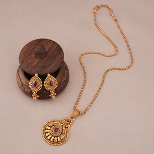 Beautiful antique gold ruby stone pendant set