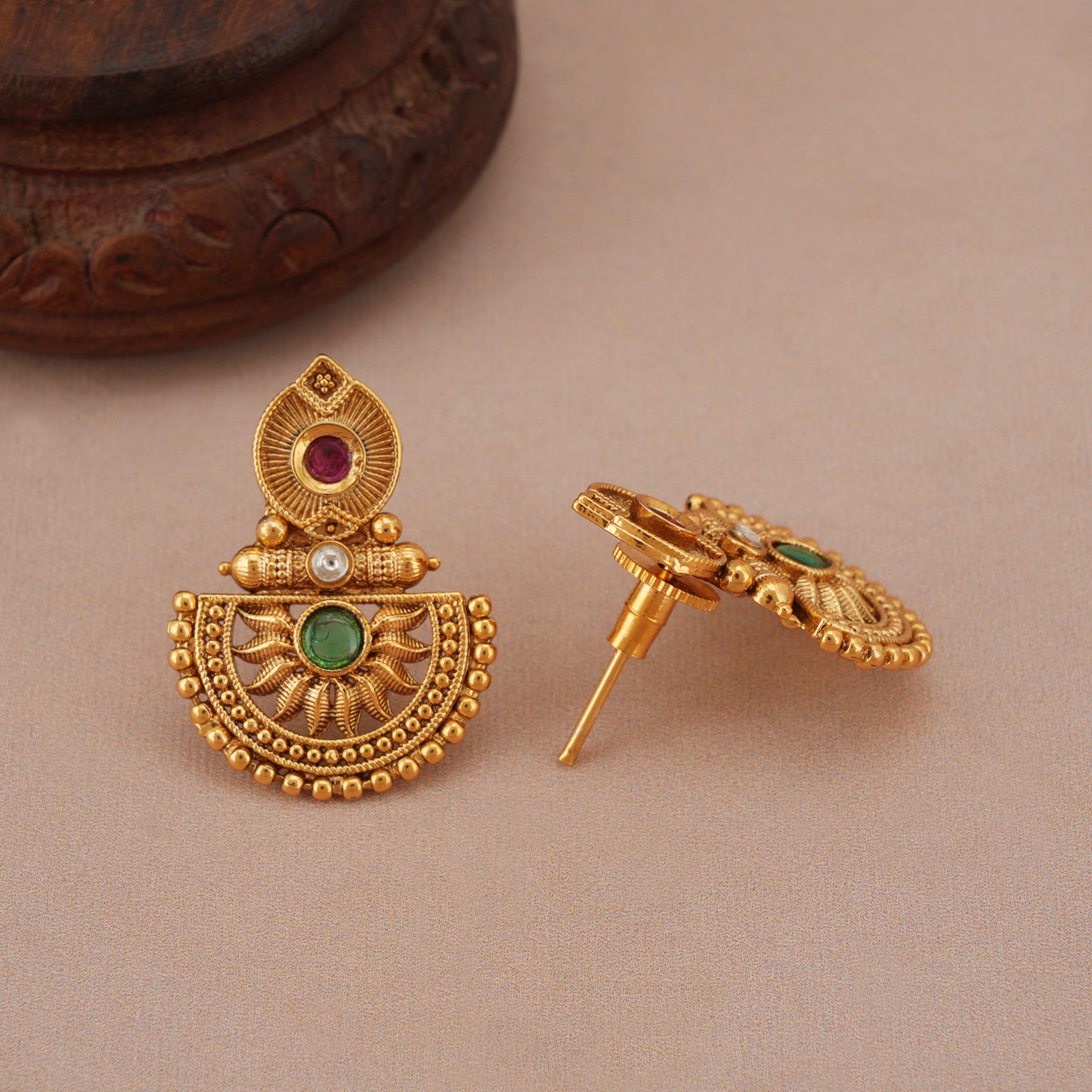 Cute elegant stone antique gold necklace set