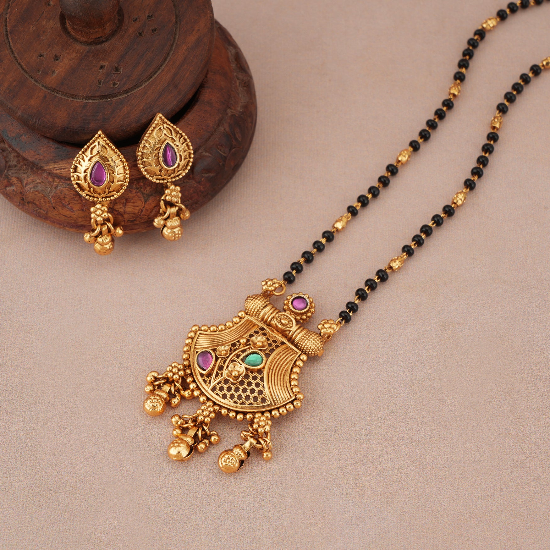 Stunning long antique gold stone mangalsutra set