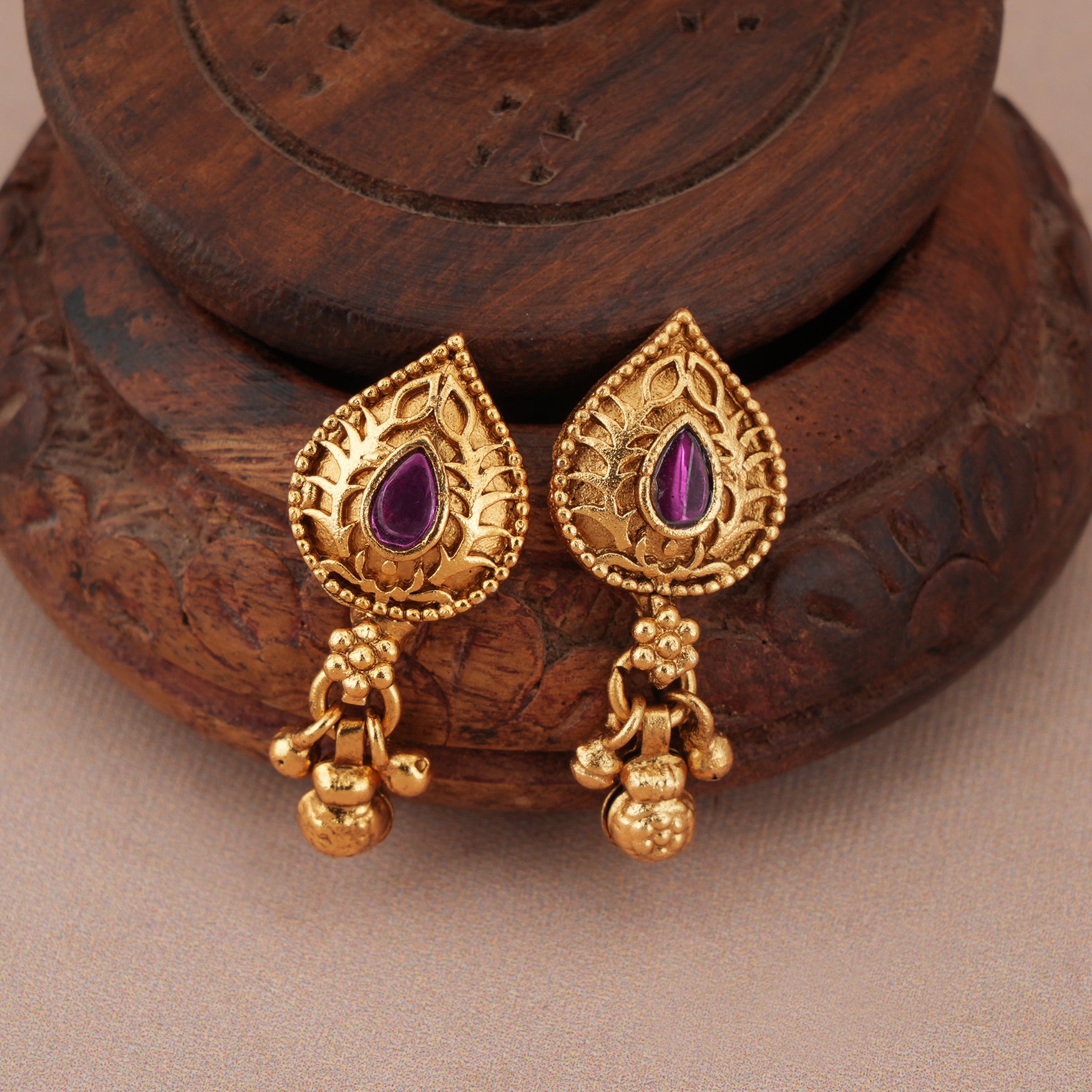 Stunning long antique gold stone mangalsutra set