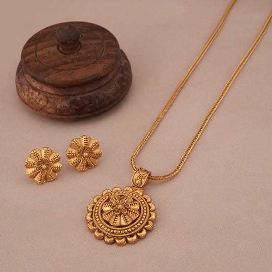 Plain antique gold floral pendant set