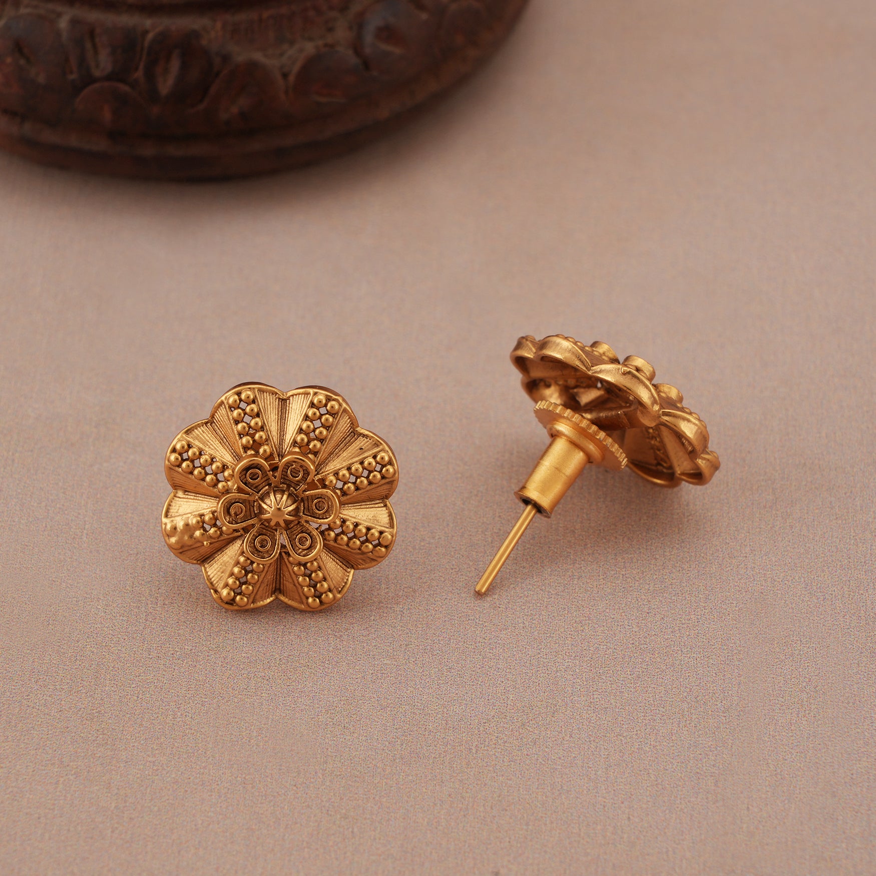 Plain antique gold floral pendant set