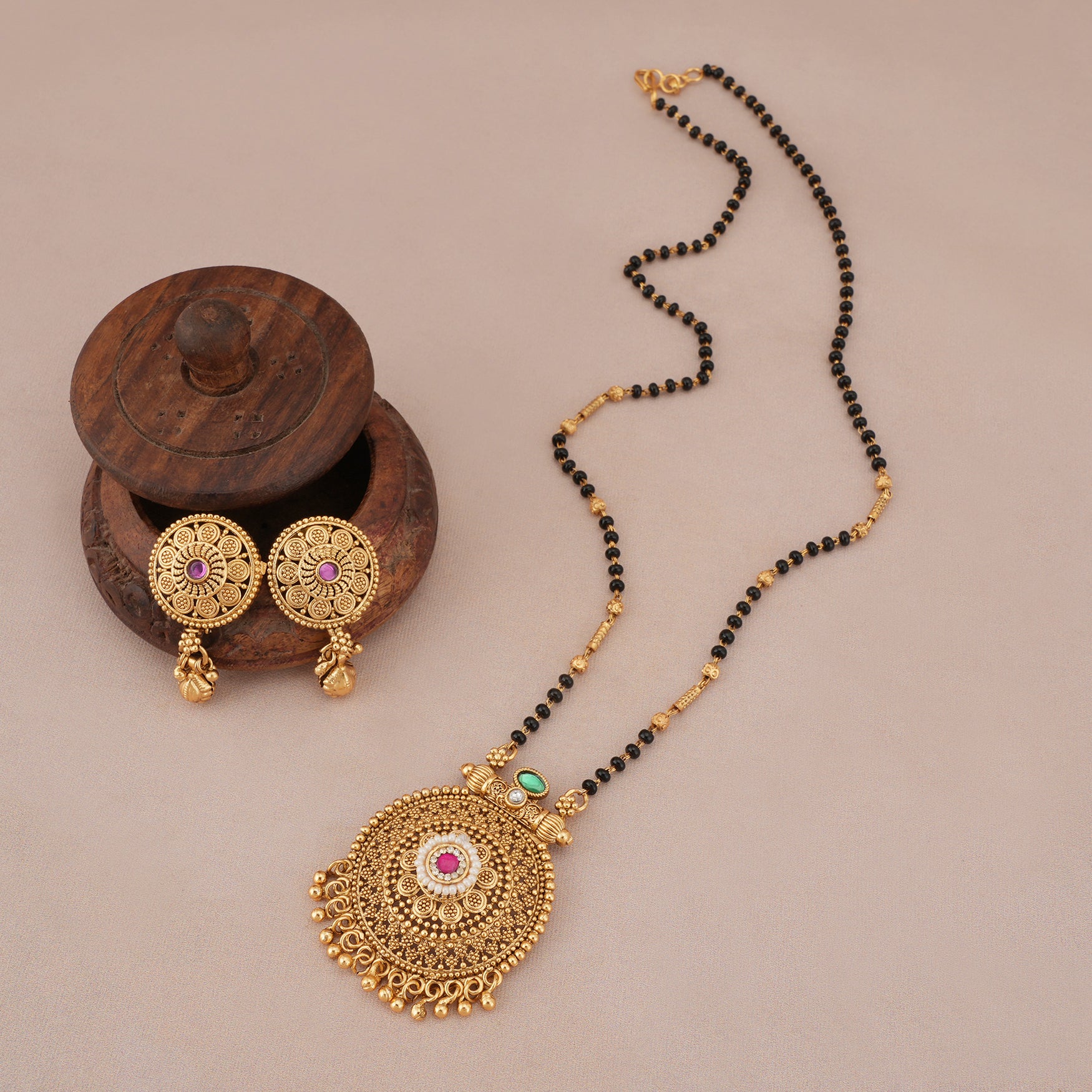 Stunning antique gold filigree stone mangalsutra set